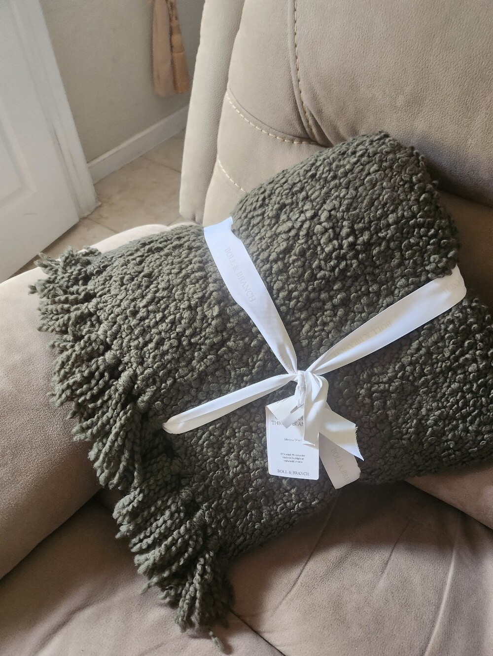 Boll & Branch Cozy Boucle Throw Blanket NEW